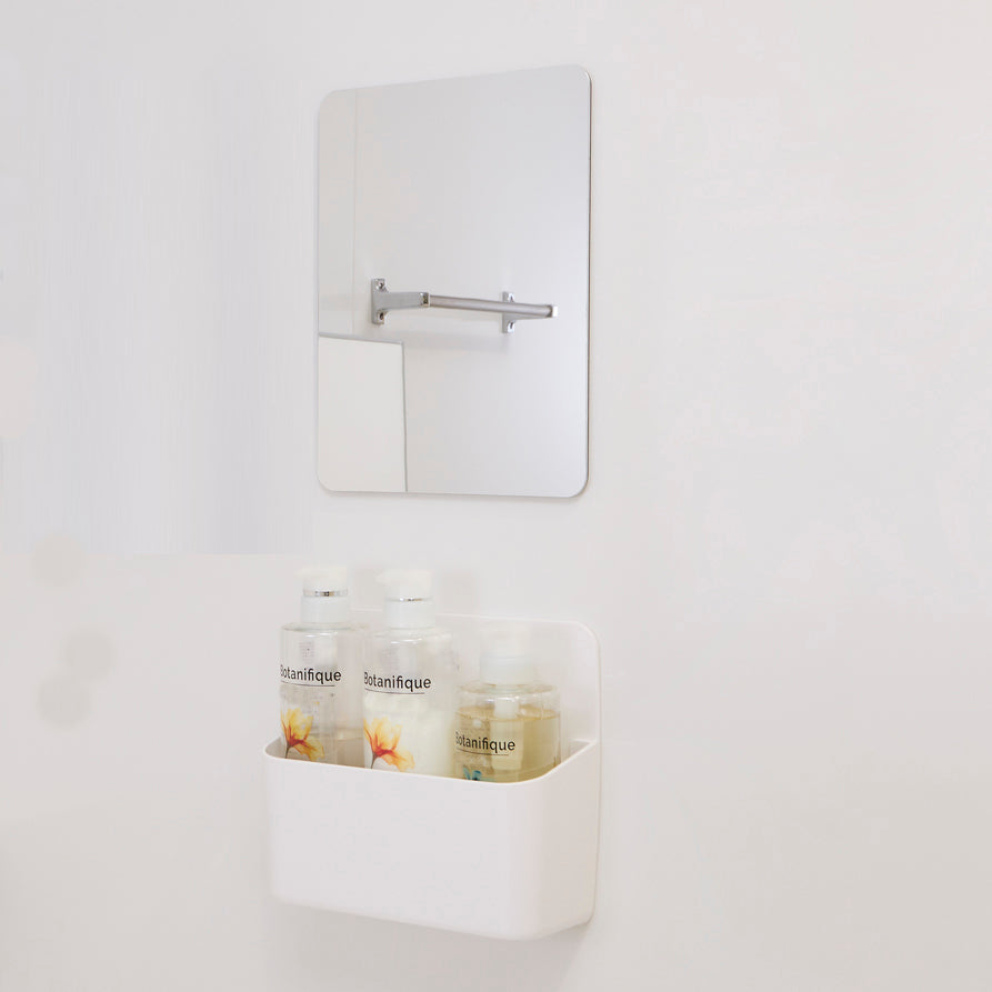 浴室に簡単設置　マグネット収納と割れない鏡　ボトルを入れたままポンピングできます